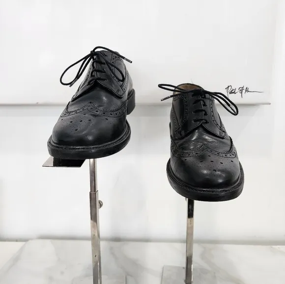 [ CREWCUTS] boys size 2, black leather wing tip style lace up dress  shoe