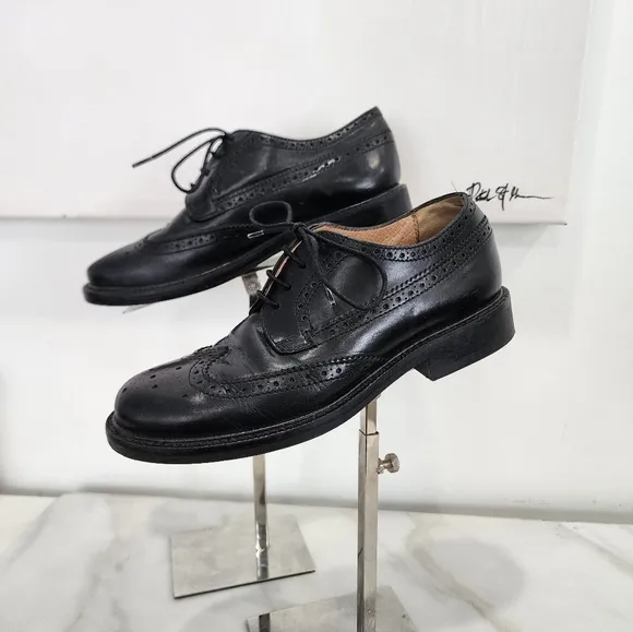 [ CREWCUTS] boys size 2, black leather wing tip style lace up dress  shoe