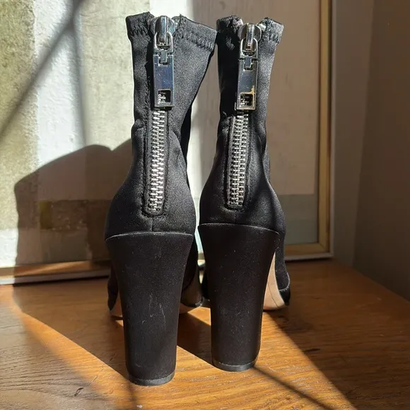 🎲 Dolce Vita Black satin back zip pointed toe stretch fabric boots