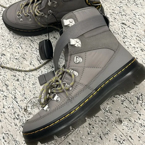 - NEW DR MARTENS WINTER BOOTS