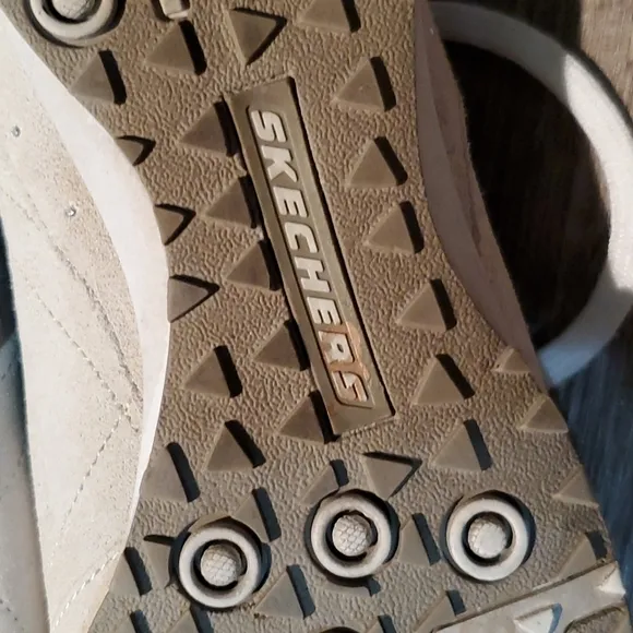 ♥️ NWOB SKECHERS SNEAKERS
