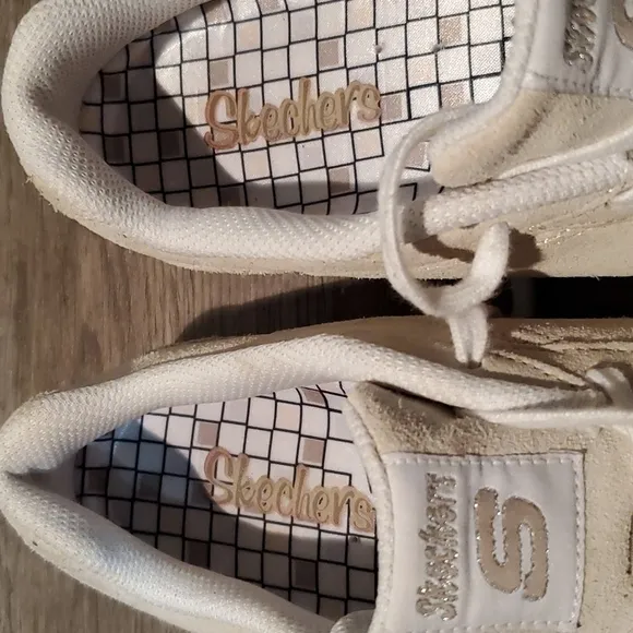 ♥️ NWOB SKECHERS SNEAKERS