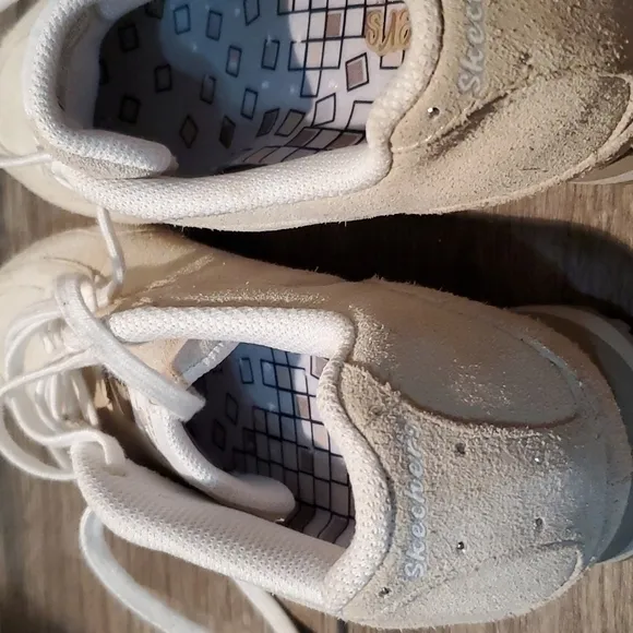 ♥️ NWOB SKECHERS SNEAKERS