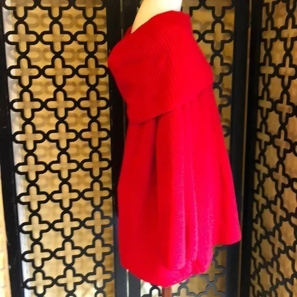 💜 NWT FABULOUS ‎ RED OVERSIZED SWEATER Reposh Size Small/ Medium