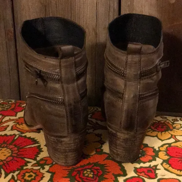🛍 Sundance Leather Boots