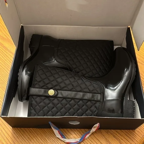 🔥 TOMMY HILFIGER Rain/Winter Tall Boots Size 8M