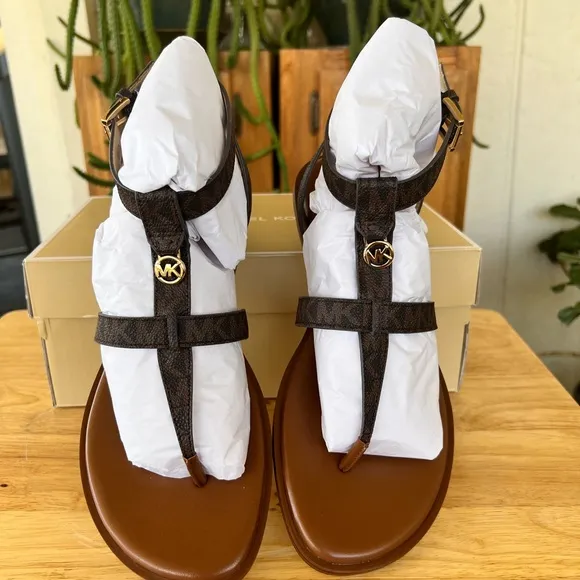 112. Michael Kors Sasha Logo Sandals
