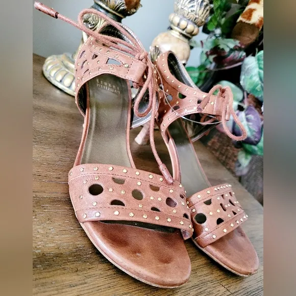 $360 Stuart Weitzman Luxury Circular Stud Nappa Leather Kitten Heel Shoes 7