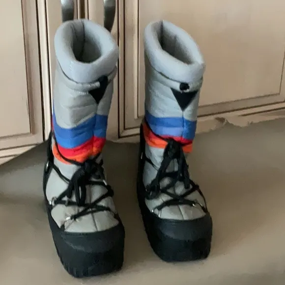 70’s MOON BOOTS!!! No Wear on the Soles Colorful Winter Snow Boots Kids or Women