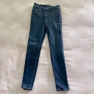 Abercrombie &amp; Fitch Dark Blue Denim Straight Leg Skinny 29