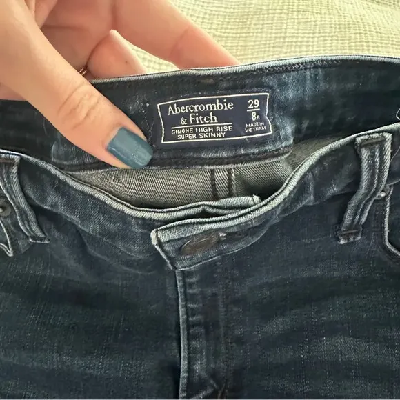 Abercrombie &amp; Fitch Dark Blue Denim Straight Leg Skinny 29
