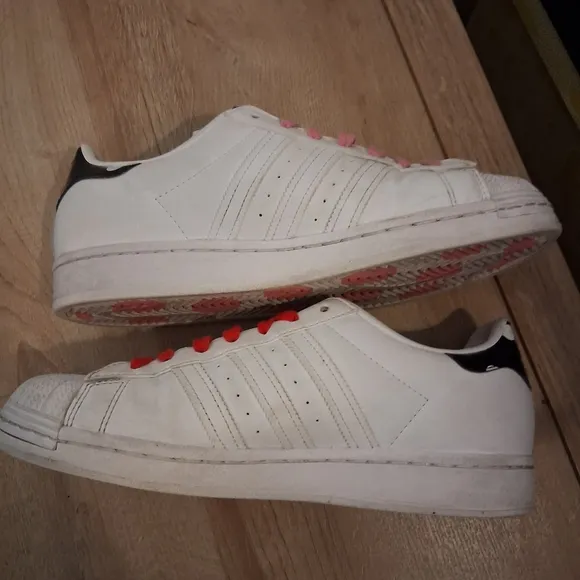 adidas Originals x Hello Kitty Super star sneakers in white Mens Size 9