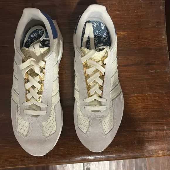 Adidas Retropy E5 Womens sneakers