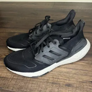 Adidas Women’s Ultraboost 22 Black Running Shoes size 11- never worn