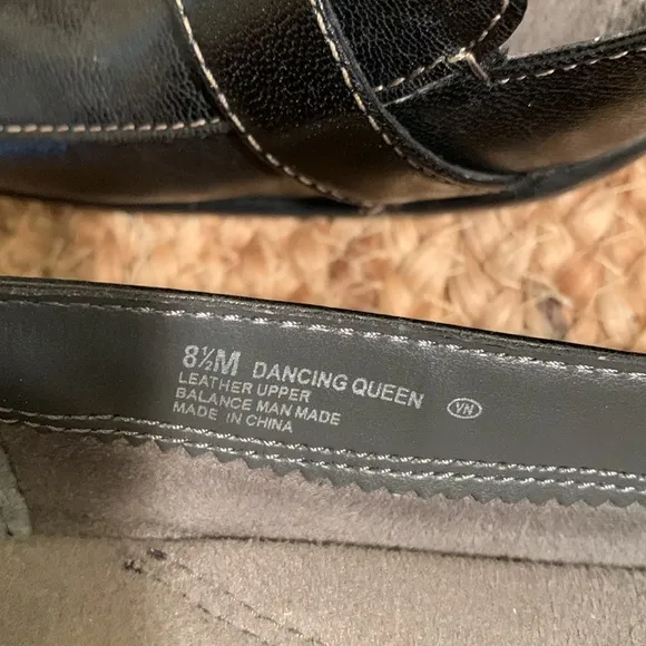 AEROSOLES , Dancing Queen, Black Heels with Metallic Buckle, EUC