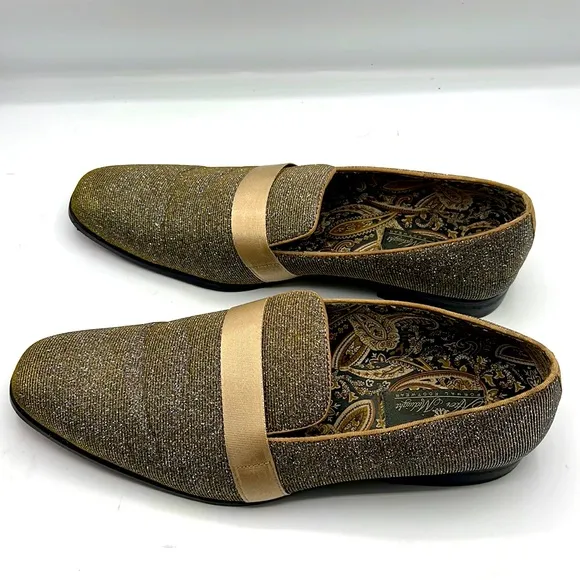 After midnight footwear for men size 13 . Color change from silver to gold.