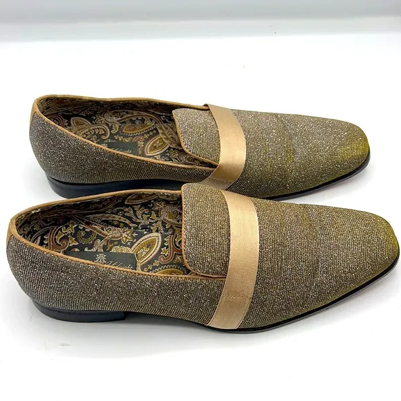 After midnight footwear for men size 13 . Color change from silver to gold.