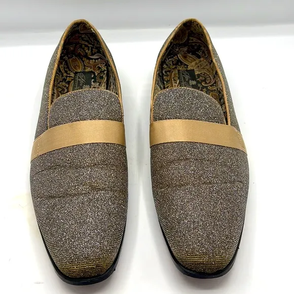 After midnight footwear for men size 13 . Color change from silver to gold.