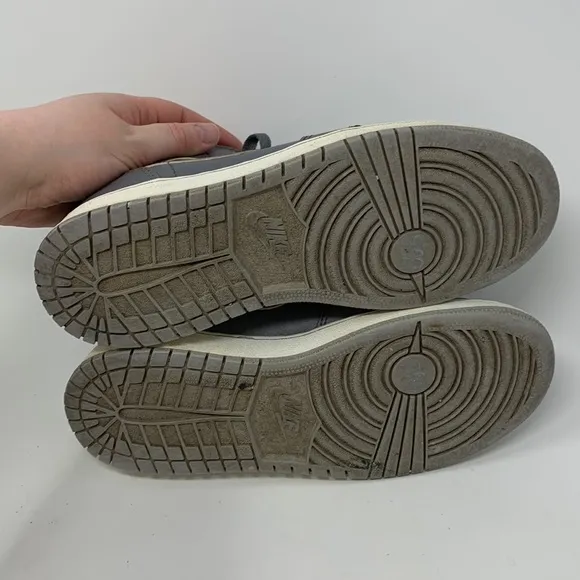 Air Jordan 1 Mid Cool Grey Lace Up Sneakers Youth Size 5.5 Retro Athletic Shoes