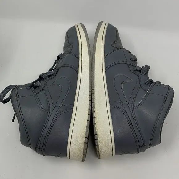Air Jordan 1 Mid Cool Grey Lace Up Sneakers Youth Size 5.5 Retro Athletic Shoes