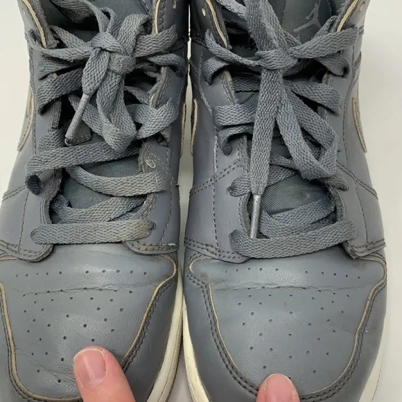 Air Jordan 1 Mid Cool Grey Lace Up Sneakers Youth Size 5.5 Retro Athletic Shoes