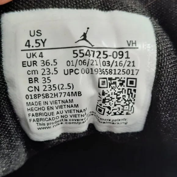 Air Jordan 1 Mid Kids Size 4.5Y (Womens 6) Shoes Triple Black Basketball Sneaker