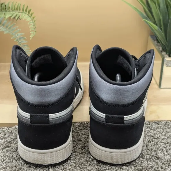 Air Jordan 1 Mid SE Mens Size 10.5 Basketball Casual Shoes Gym Walking Sports
