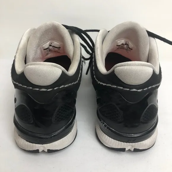 Air Jordan Black &amp; White Sneakers Shoes ((Size 8))