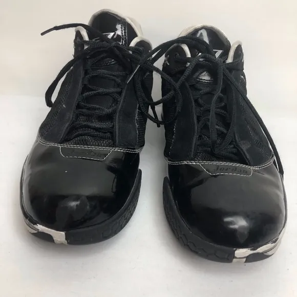 Air Jordan Black &amp; White Sneakers Shoes ((Size 8))