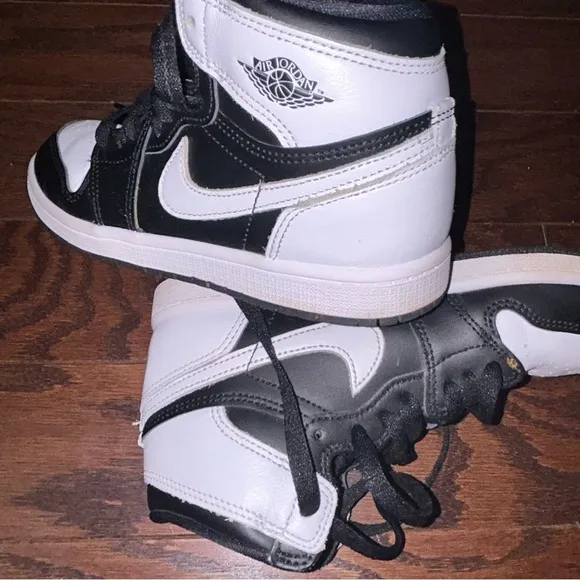AIR JORDAN RETRO 1 HIGH OG CASUAL SHOES