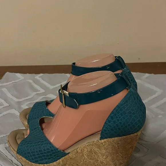 Alberto Turquoise Wedges Shoes Sz 9