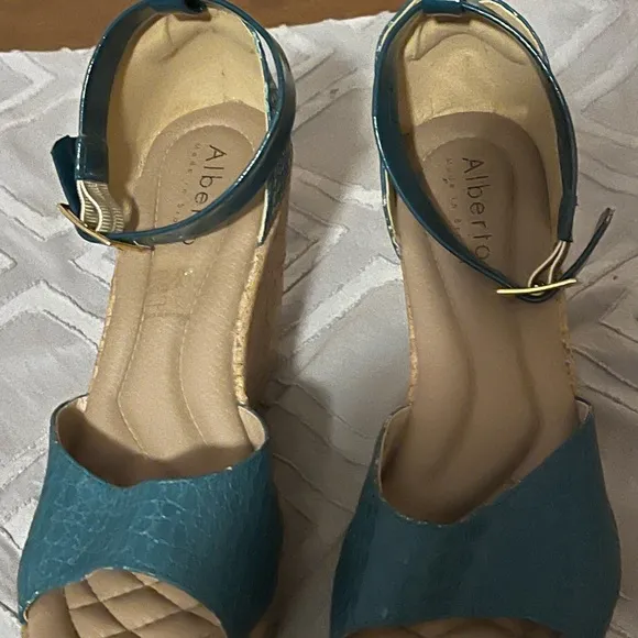 Alberto Turquoise Wedges Shoes Sz 9