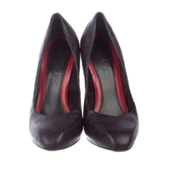 Alexander McQueen Leather Pumps Size 8.5 Embossed Pointed Toe Shoes 5.25&quot; Heels