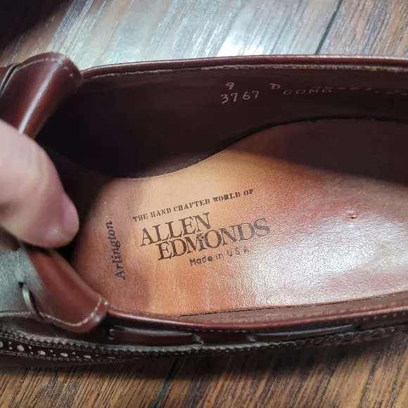 Allen Edmonds Brown Leather Arlington Tassel Wingtip Shoes size 9
