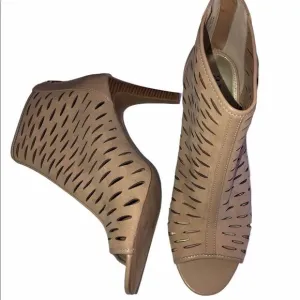 Ana Cornelius Peep Toe