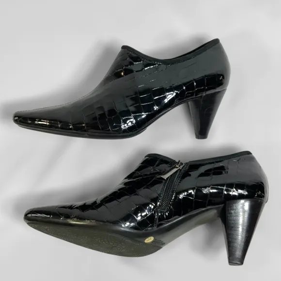 Aquatalia Patent Leather Crocodile Embossed Ankle Bootie Size 9 Fits 8