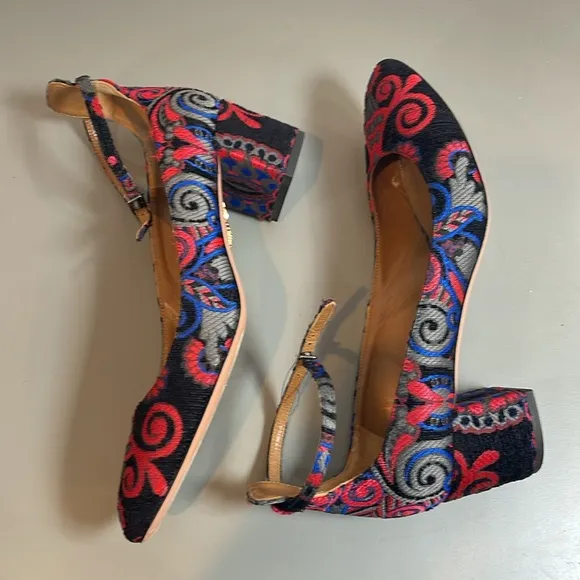 AQUAZZURA BROCADE EMBROIDERED ANKLE STRAP HEEL 38