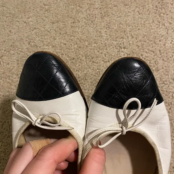 Authentic Chanel ballet flats black white lambskin leather quilted toe