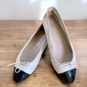 Authentic Chanel ballet flats black white lambskin leather quilted toe