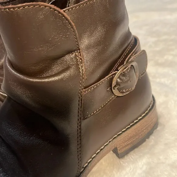 Avellini Portugal Ruched Boots - Leather Sz 38 /8 lugged heel side buckle comfy