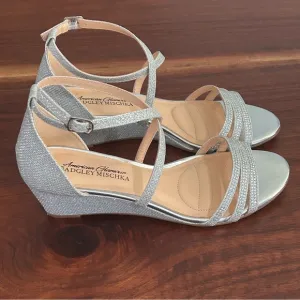 Badgley Mischka Strappy Silver Glitter Wedge Sandals Size 6.5