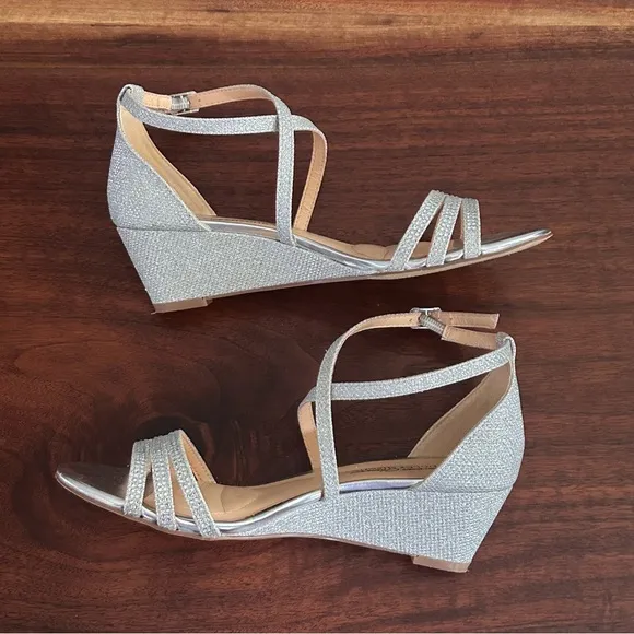 Badgley Mischka Strappy Silver Glitter Wedge Sandals Size 6.5