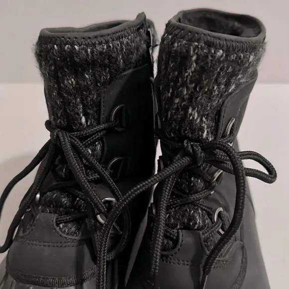 Bare Traps Womens Fabulous Winter Duck Boots Black Lace Up Zip Lined 7 M EUC