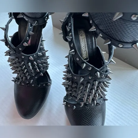 BCBG MAXAZRIA SPIKED HERSH HIGH HEEL STRAPPY SHOES BLACK/SILVER SIZE 8 EUC