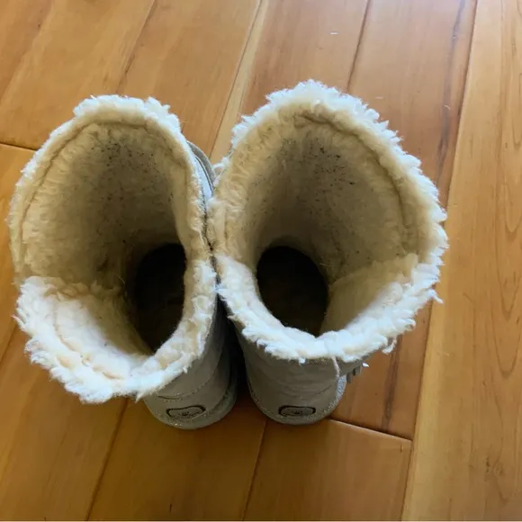 BEAR-PAW silver winter boots size 9
