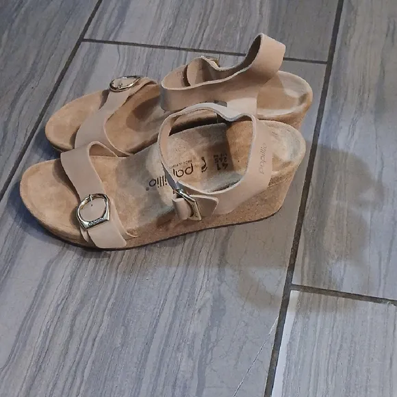 Beige Sandals with Gold Buckles