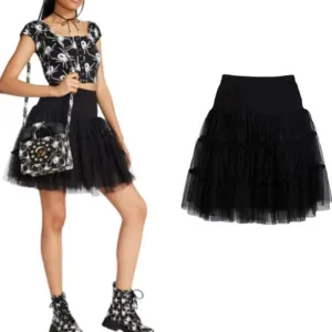 Betsey Johnson Black Tulle Tutu Skirt Size M Pull-On Layered Mini Spider Web