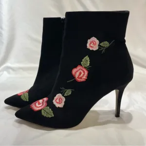 Betsey Johnson Estelle Black Booties Embroidered Flower Boots Heels Size 8.5