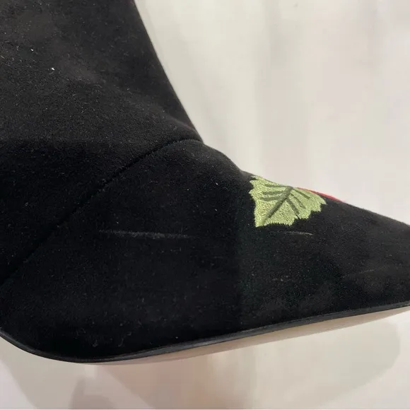 Betsey Johnson Estelle Black Booties Embroidered Flower Boots Heels Size 8.5
