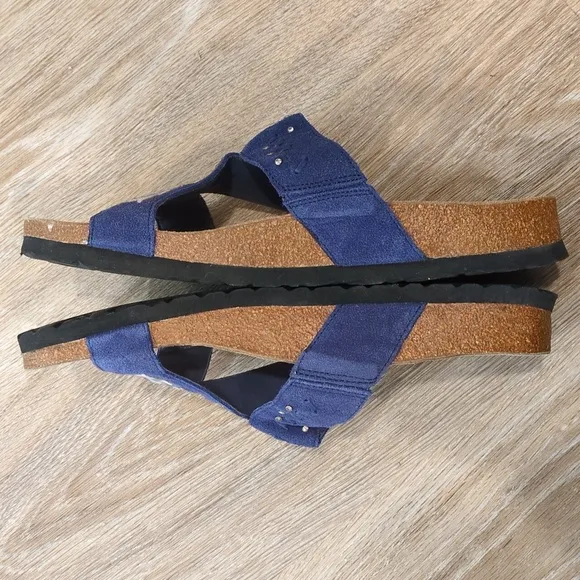 Betula By Birkenstock Blue Floral Embroidered Women's Sandals size